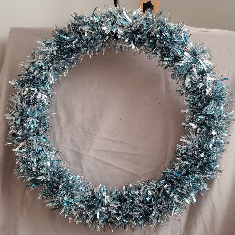 Winter Sparkle Wreath - 24"
